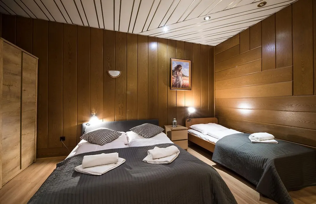 Golden Lion Guest Rooms Szewska 19-1